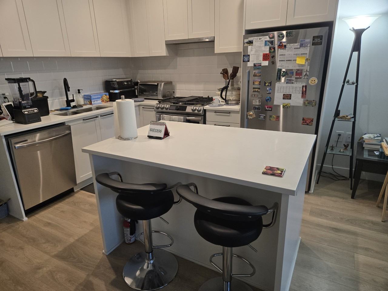5415 Brydon Cres - Photo 4 of 16