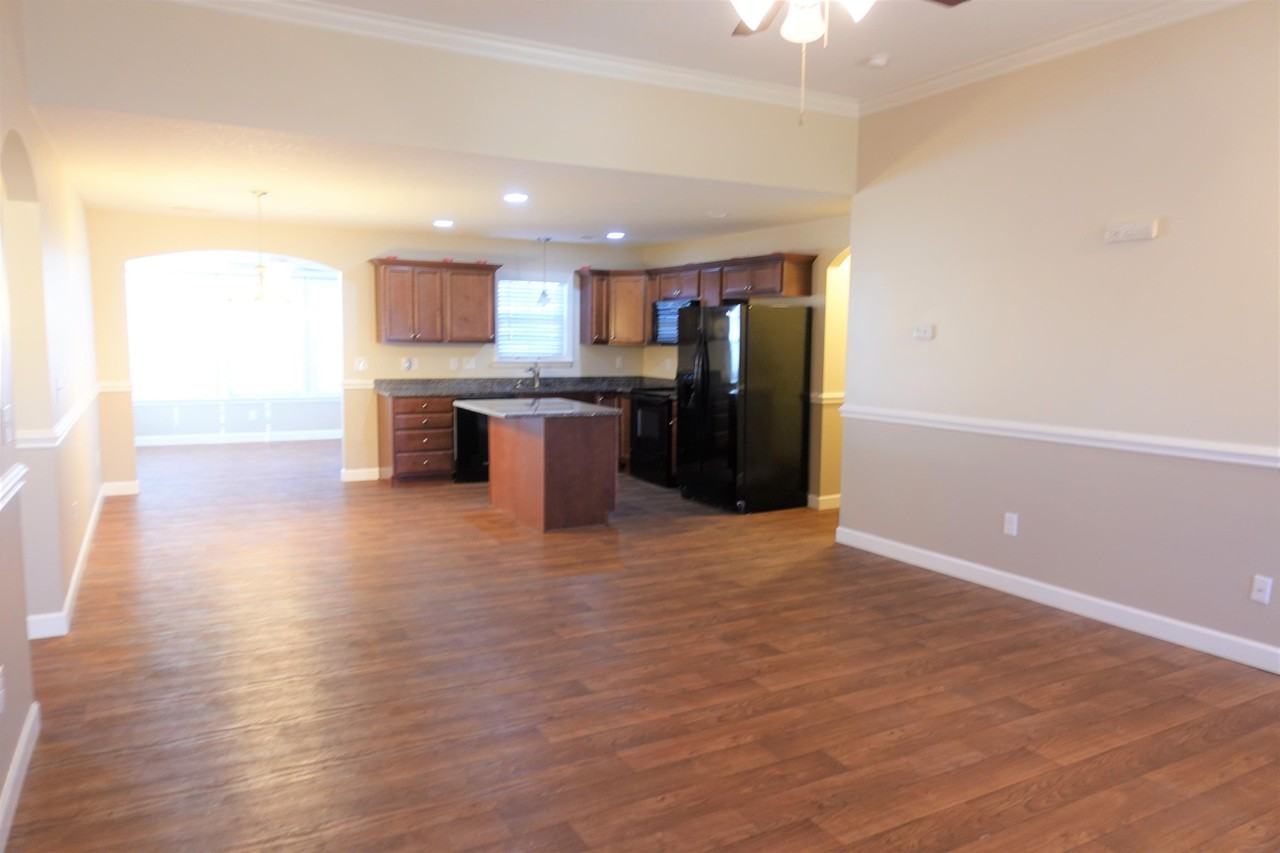 610 Flintrock Dr #01 - Photo 4 of 30