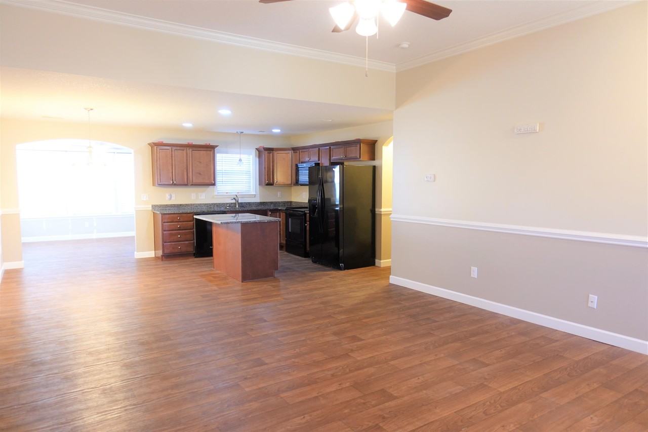 610 Flintrock Dr #01 - Photo 5 of 30