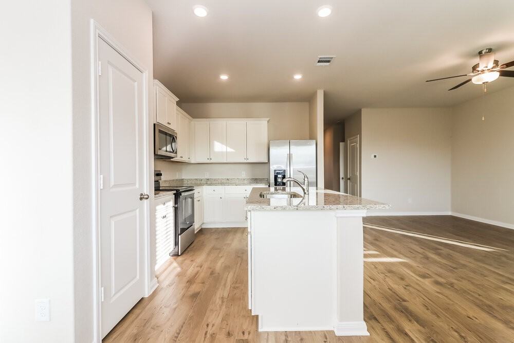 7606 Tipton Meadow Way - Photo 6 of 16