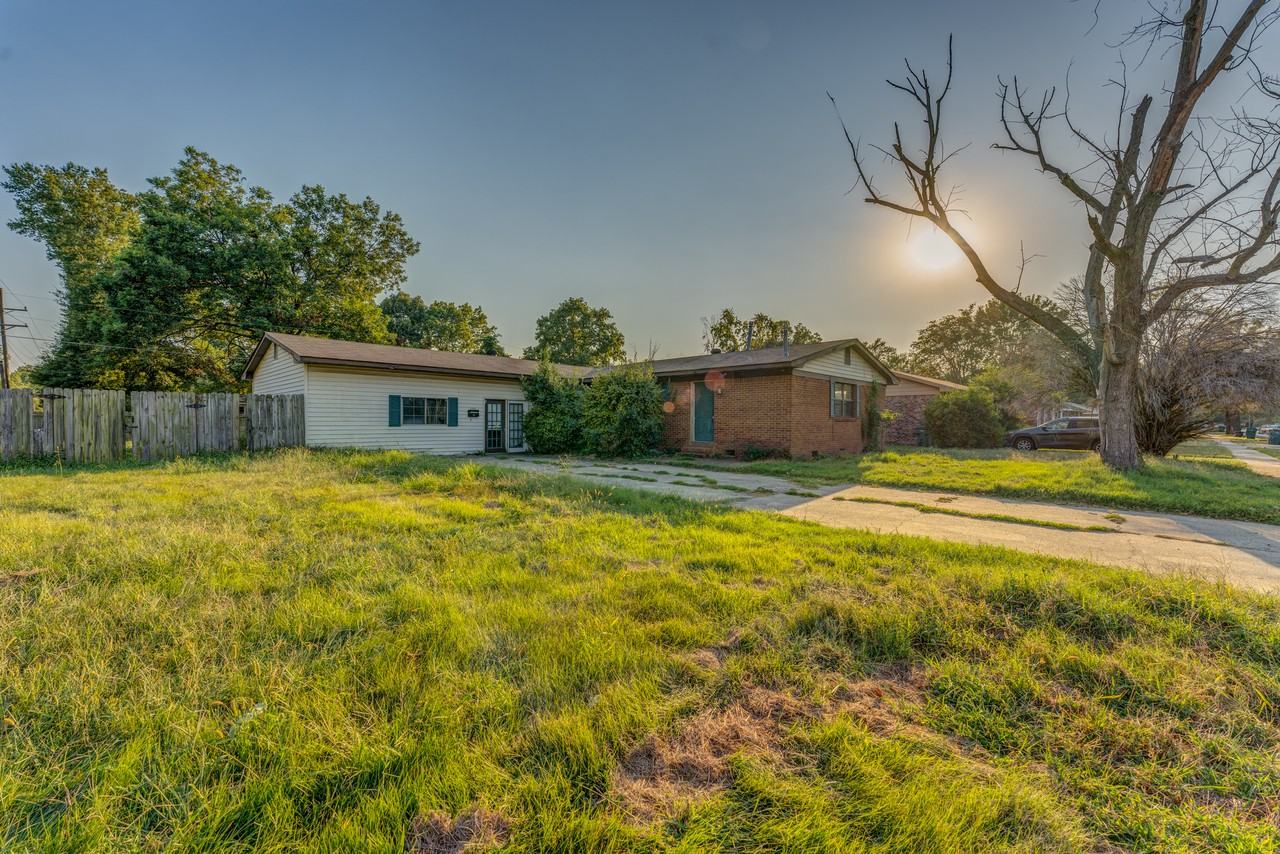 121 E Pecan St #1 - Photo 7 of 28