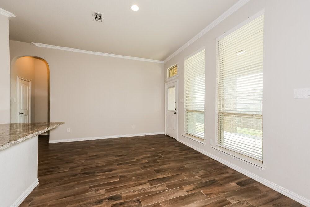 421 Noble Nest Dr - Photo 5 of 16