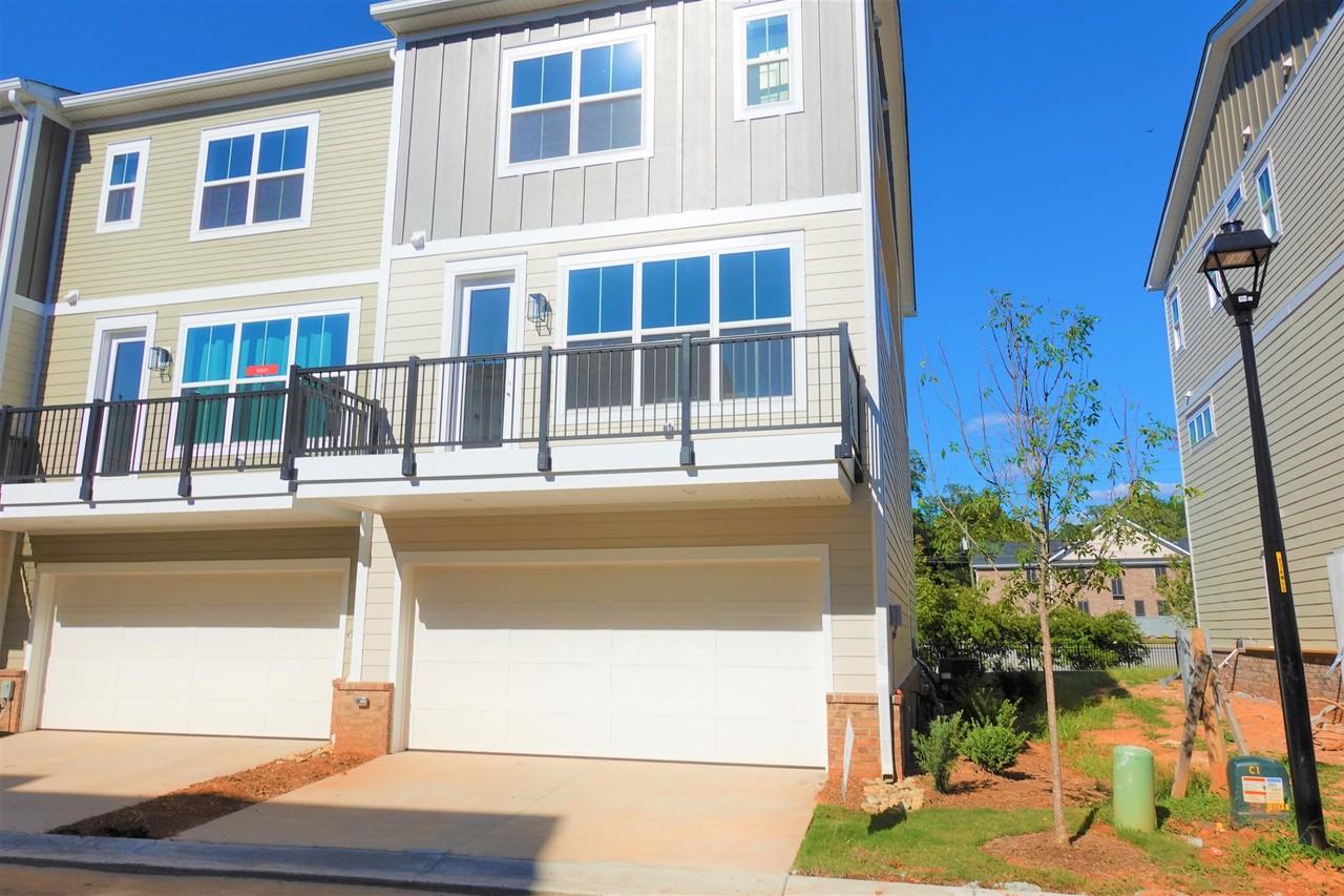 313 Pete Hollis Blvd #1 - Photo 4 of 50
