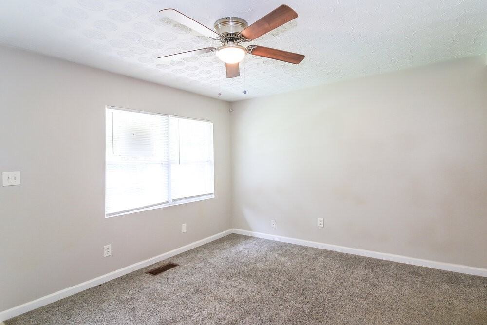 8872 Channing Dr - Photo 4 of 16