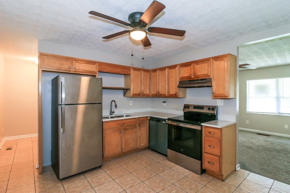 8872 Channing Dr - Photo 6 of 16