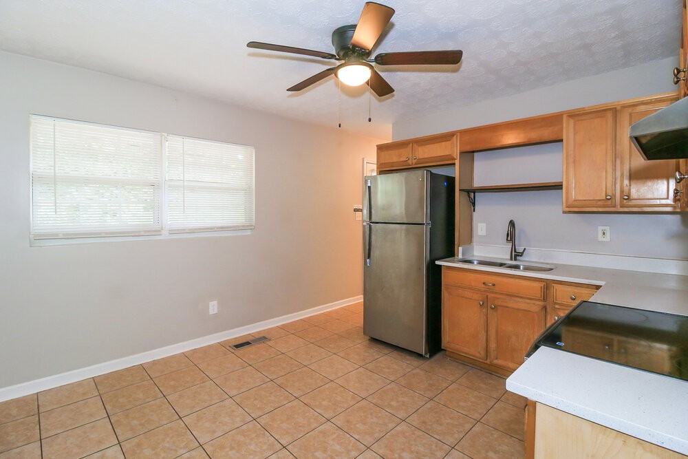 8872 Channing Dr - Photo 7 of 16