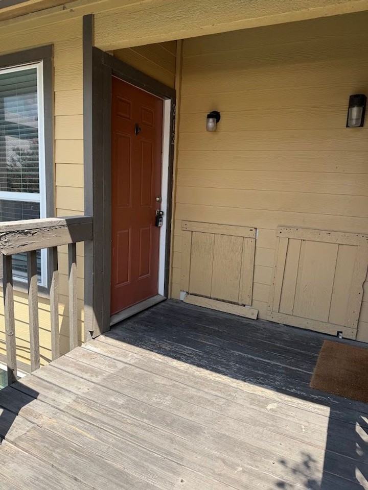 1000 W 26th St - Photo 2 of 12