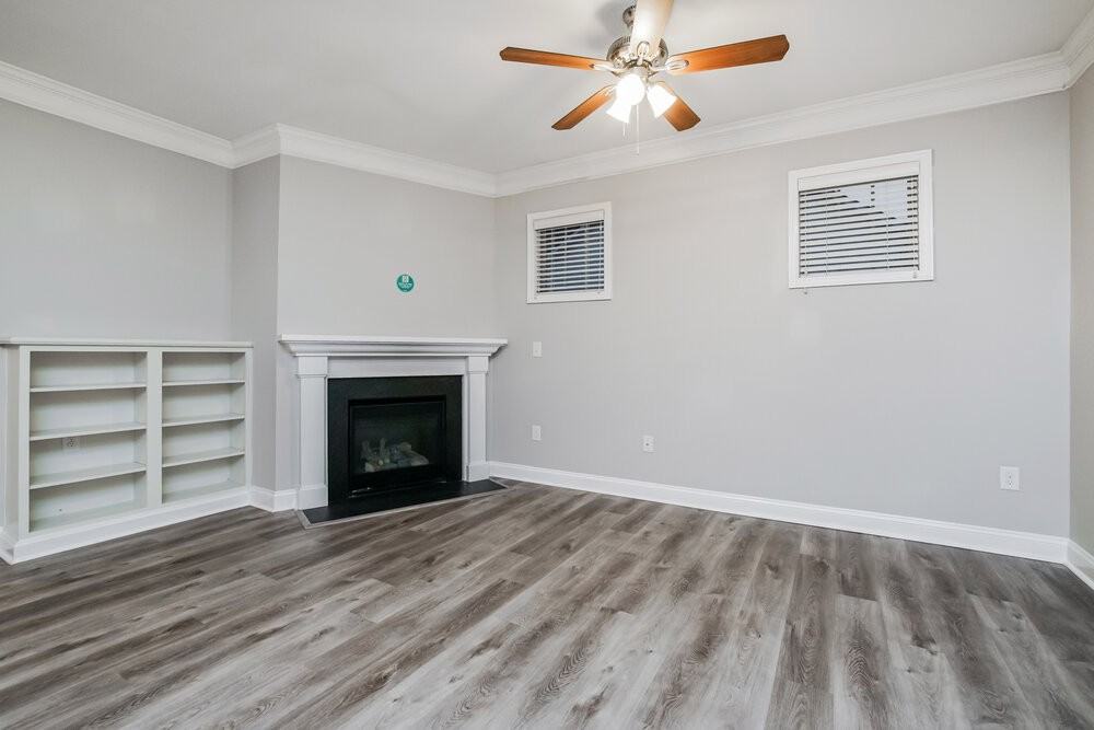 108 Heathwood Dr - Photo 5 of 17