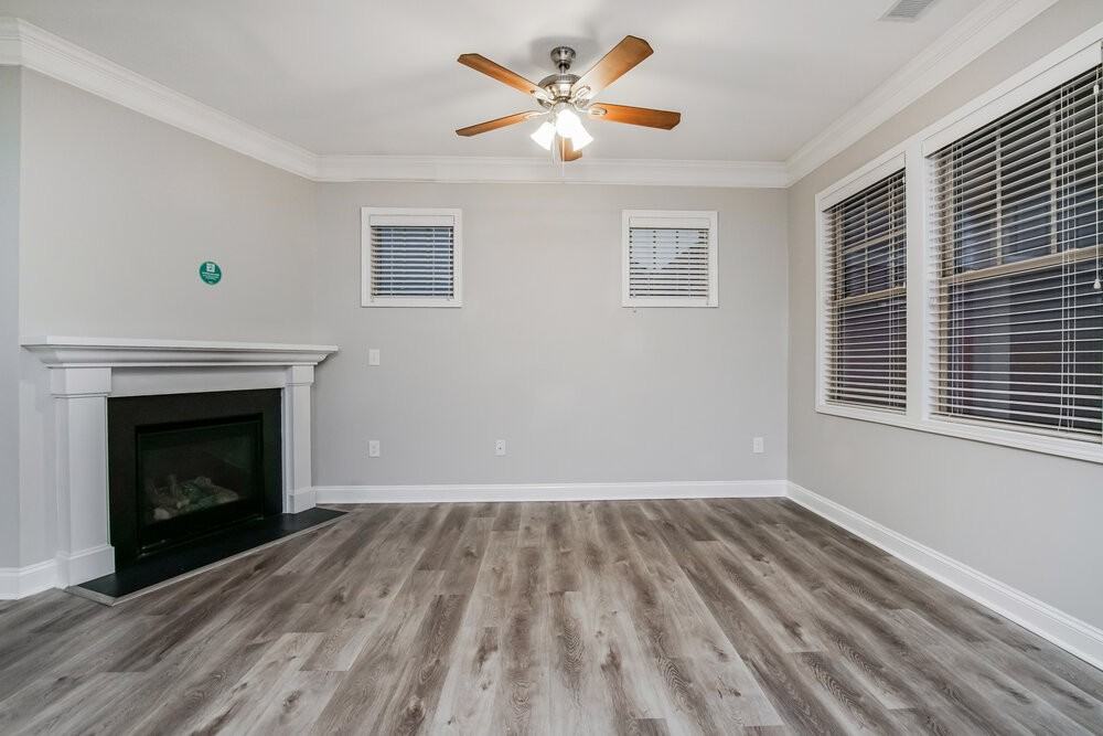 108 Heathwood Dr - Photo 6 of 17