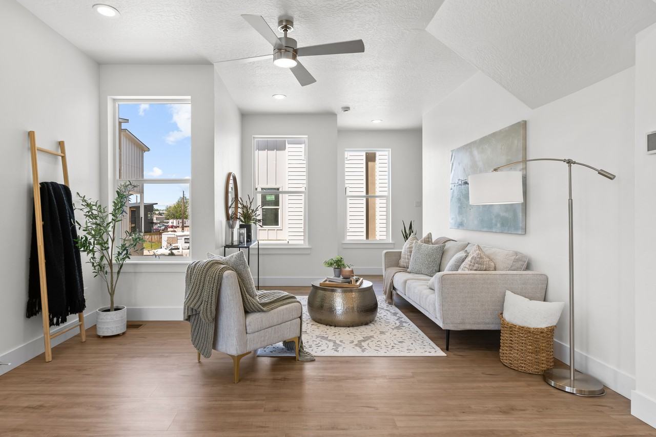 509 E Violets Cove Ln #1 - Photo 3 of 34
