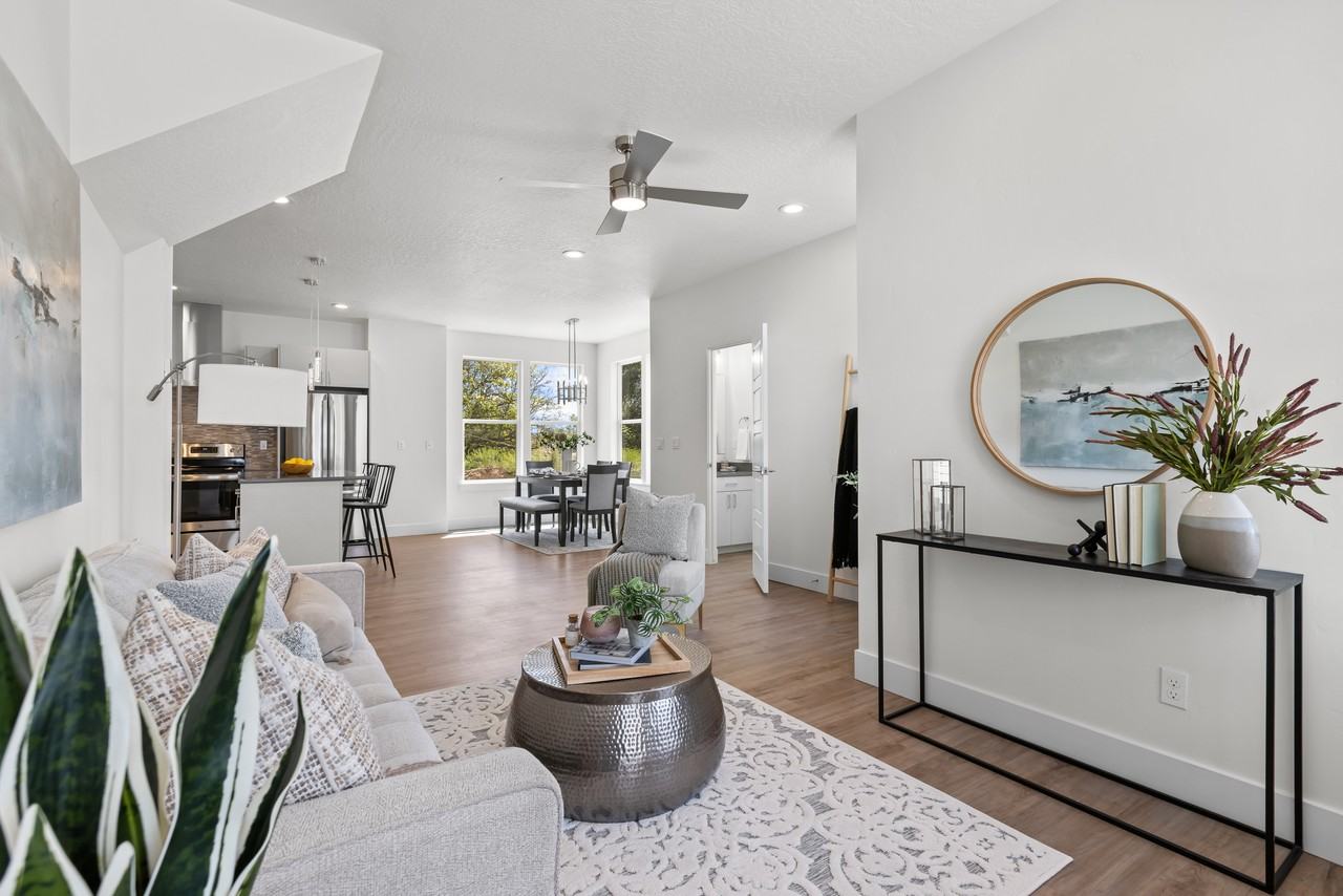 509 E Violets Cove Ln #1 - Photo 4 of 34