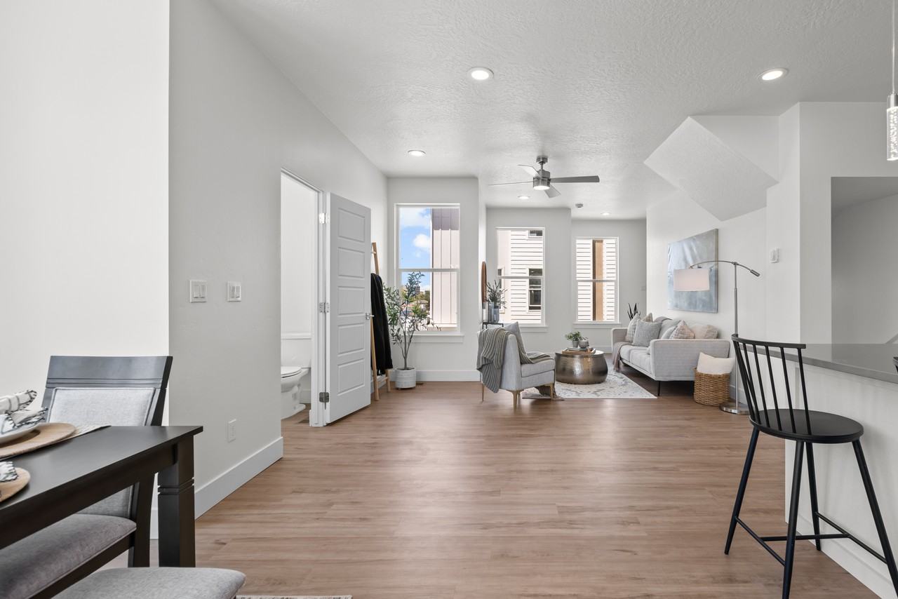 509 E Violets Cove Ln #1 - Photo 7 of 34