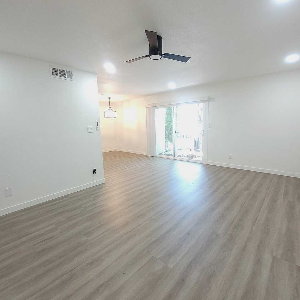 3614 N 44th St #51 - Photo 7 of 17