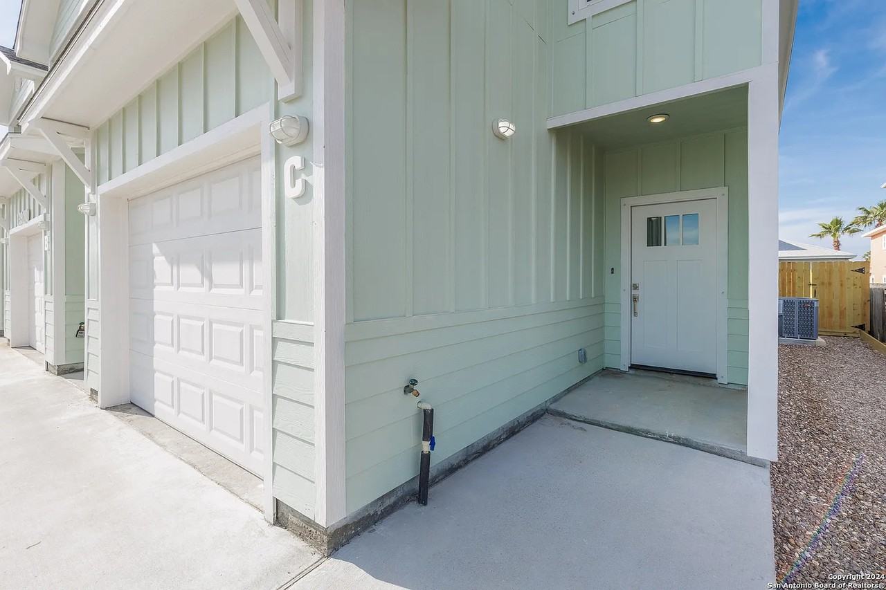 13970 Fortuna Bay Dr #1 - Photo 7 of 44