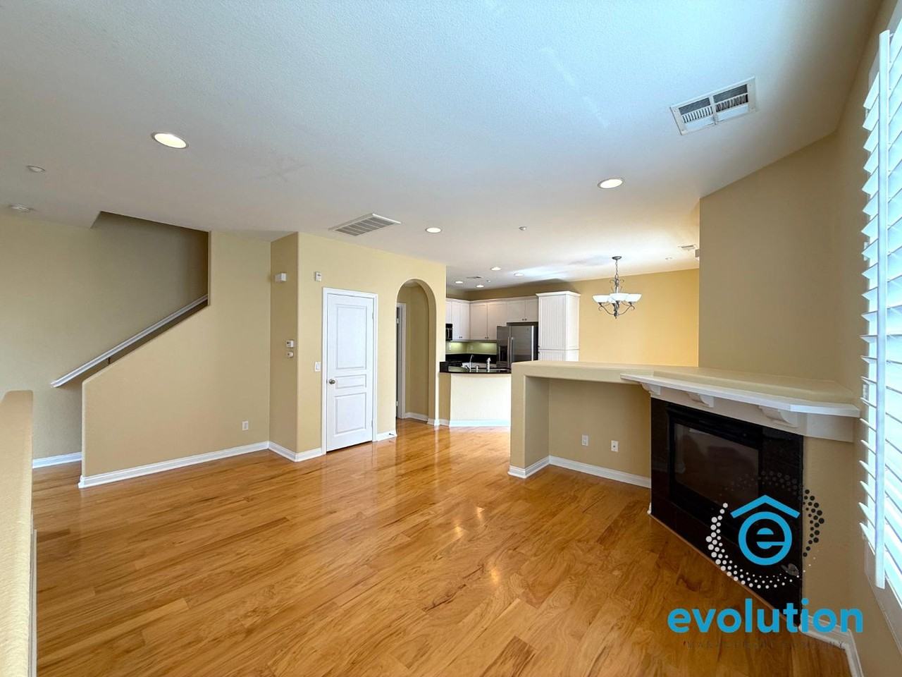 810 Harbor Cliff Way - Photo 2 of 11