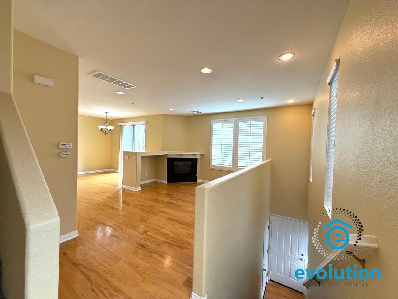 810 Harbor Cliff Way - Photo 4 of 11