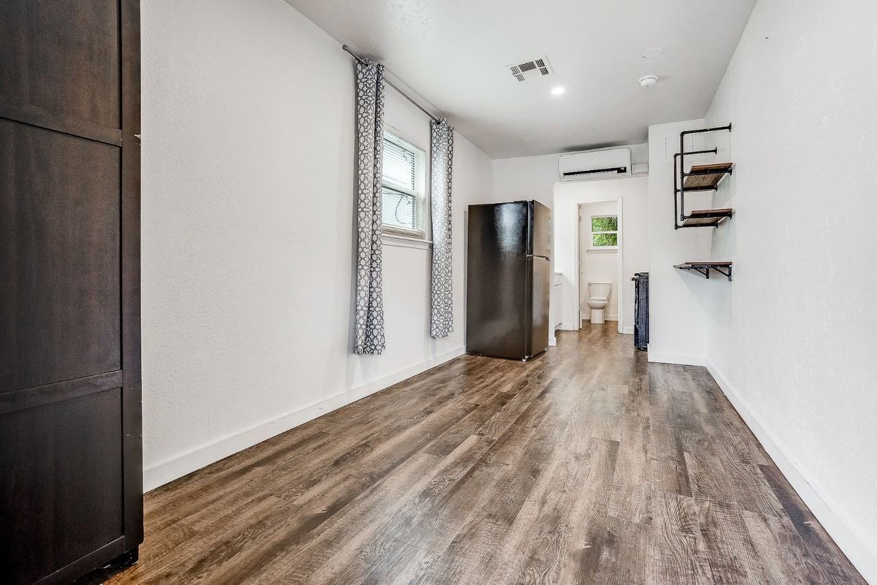1150 S Quaker Ave - Photo 2 of 15