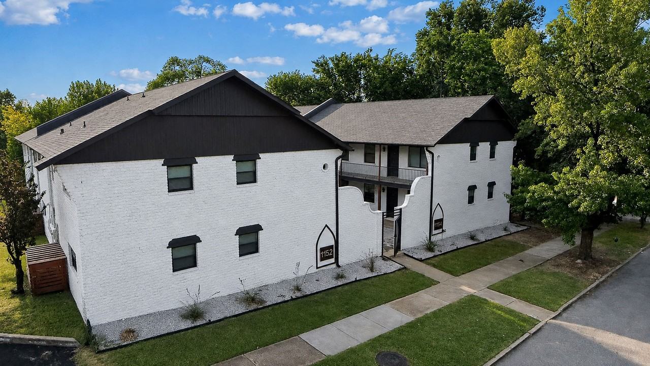 1150 S Quaker Ave - Photo 3 of 15
