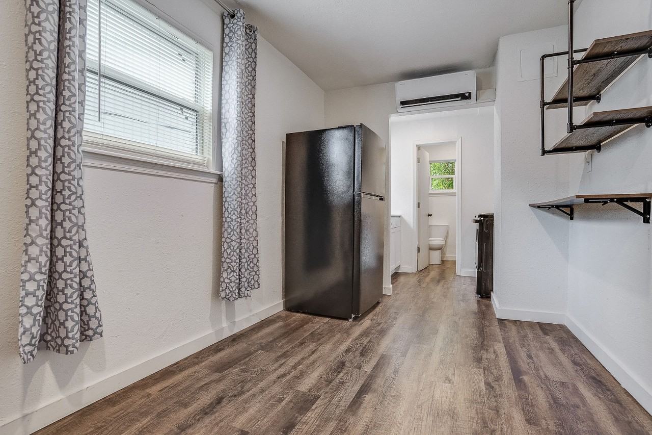 1150 S Quaker Ave - Photo 6 of 15