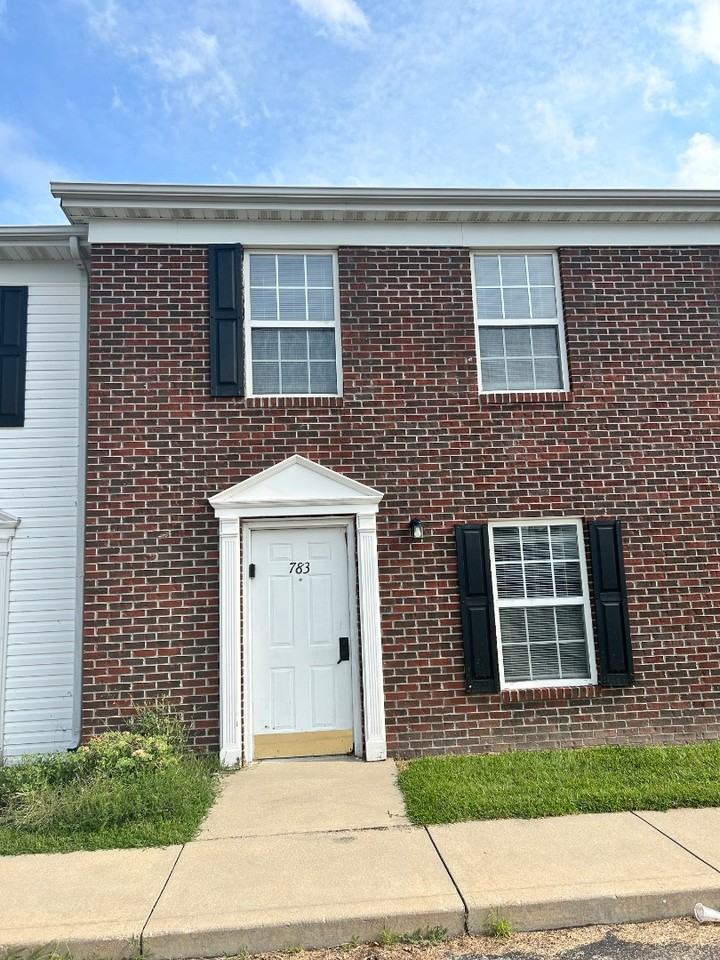 799 Titan Ct - Photo 3 of 50