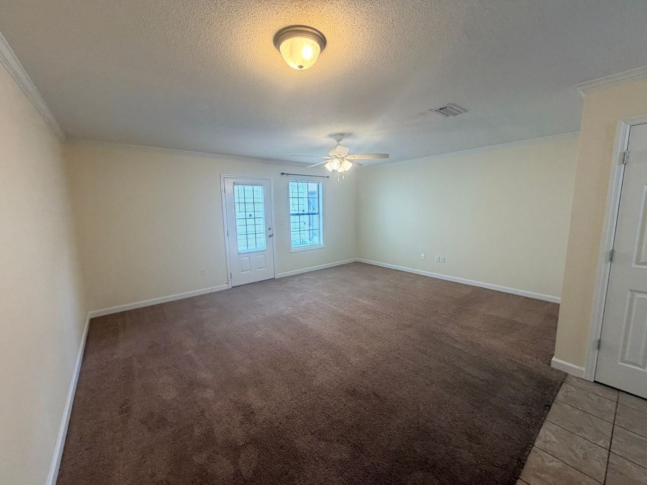 1704 N Patterson St #8 - Photo 3 of 21