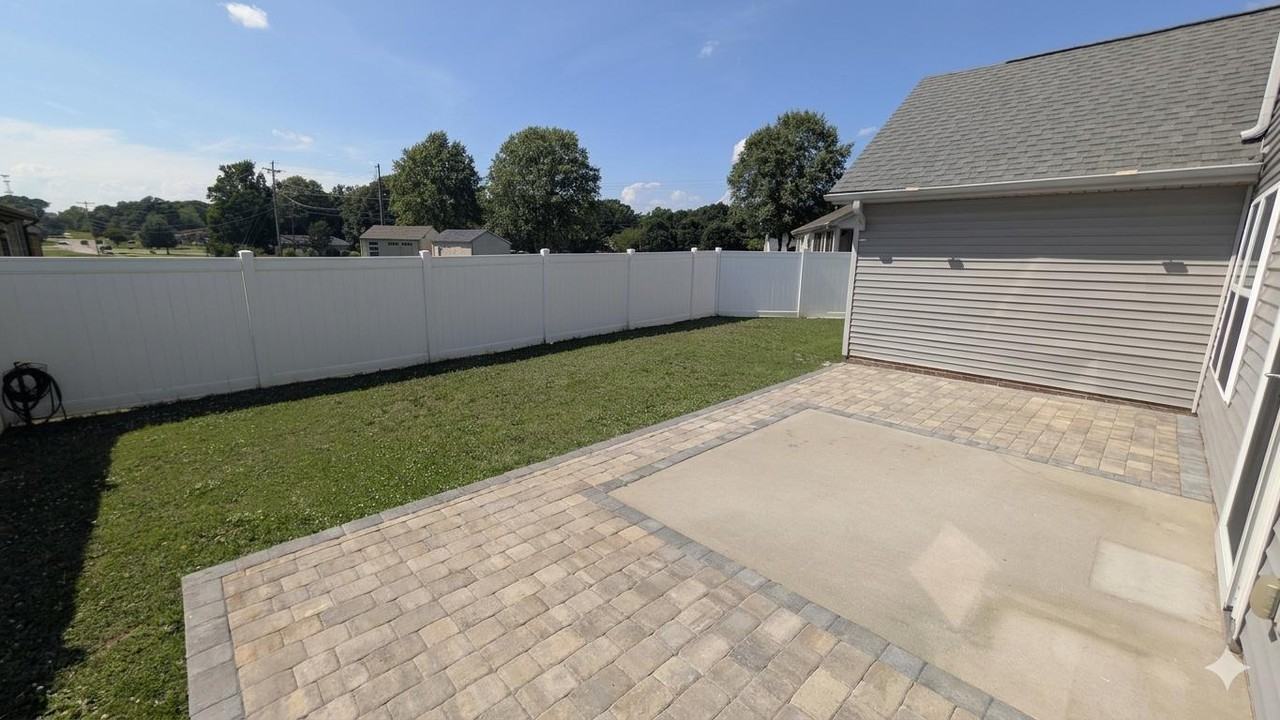 104 Terilyn Ct - Photo 3 of 11