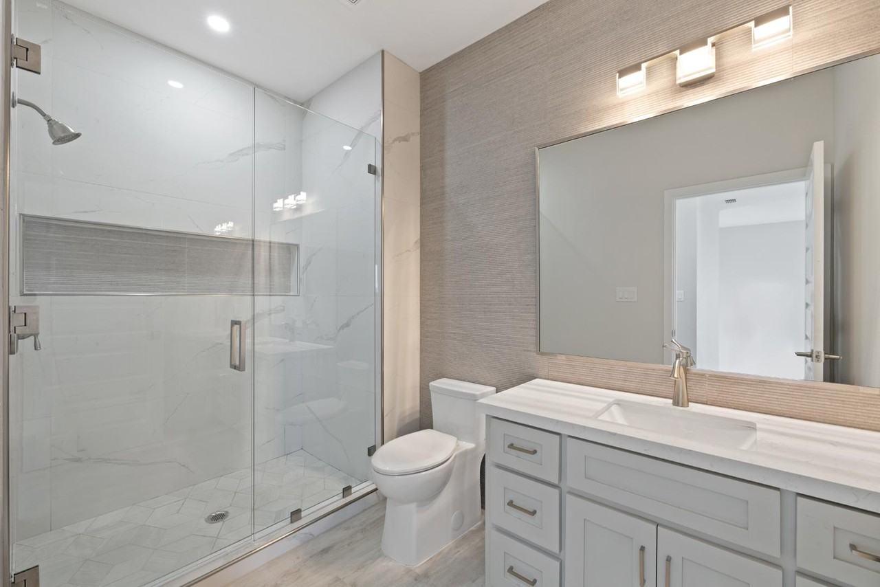Lincoln Pointe - Photo 5 of 6
