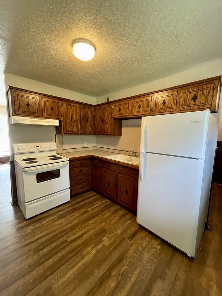 2309 S Norwood Ave #B - Photo 4 of 17