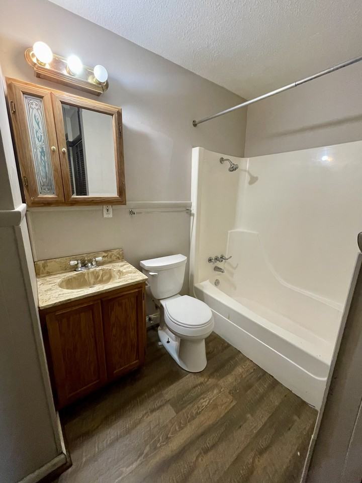 2309 S Norwood Ave #B - Photo 7 of 17