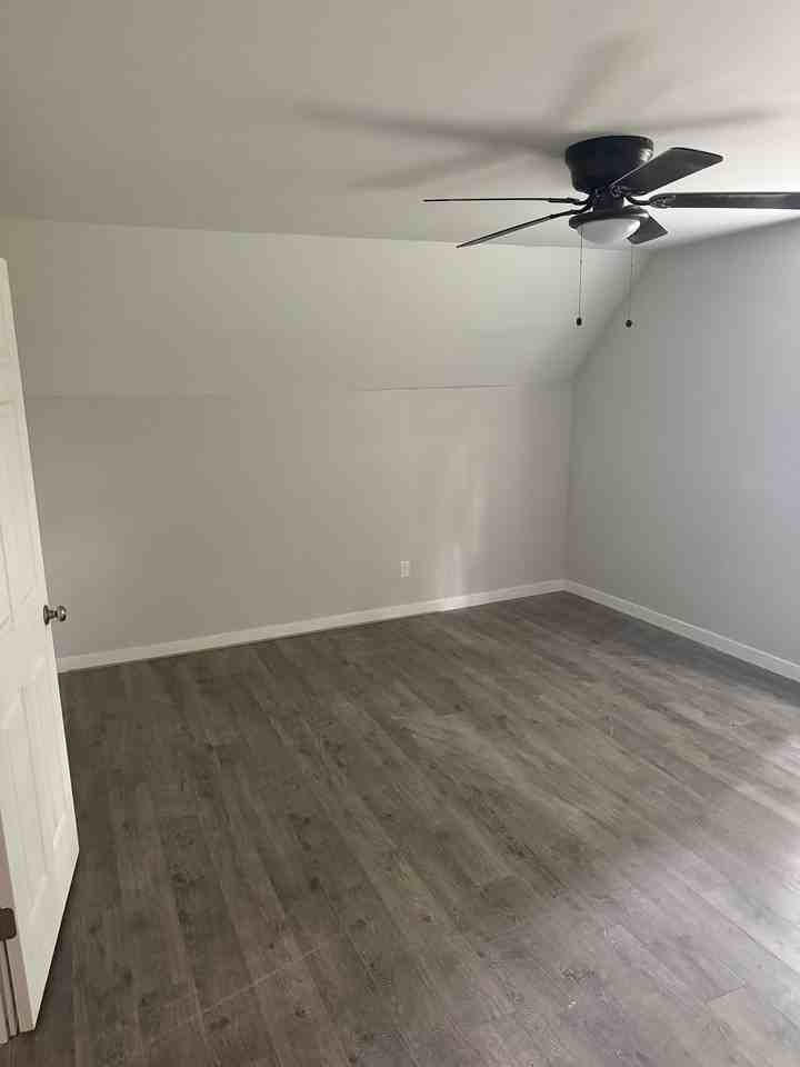 721 E Corrington Ave #1 - Photo 2 of 25