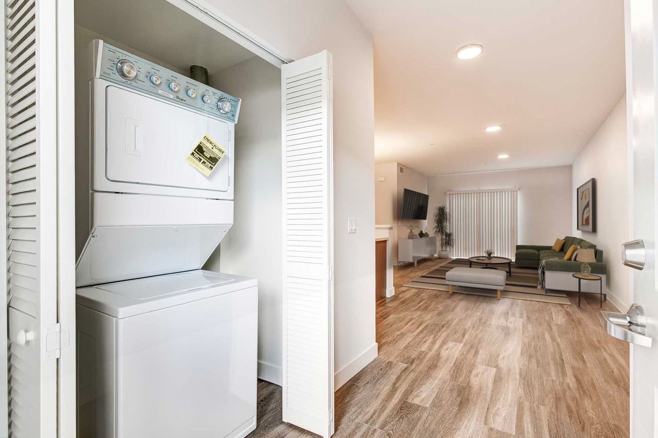 MODERNO North Hollywood - Photo 2 of 24
