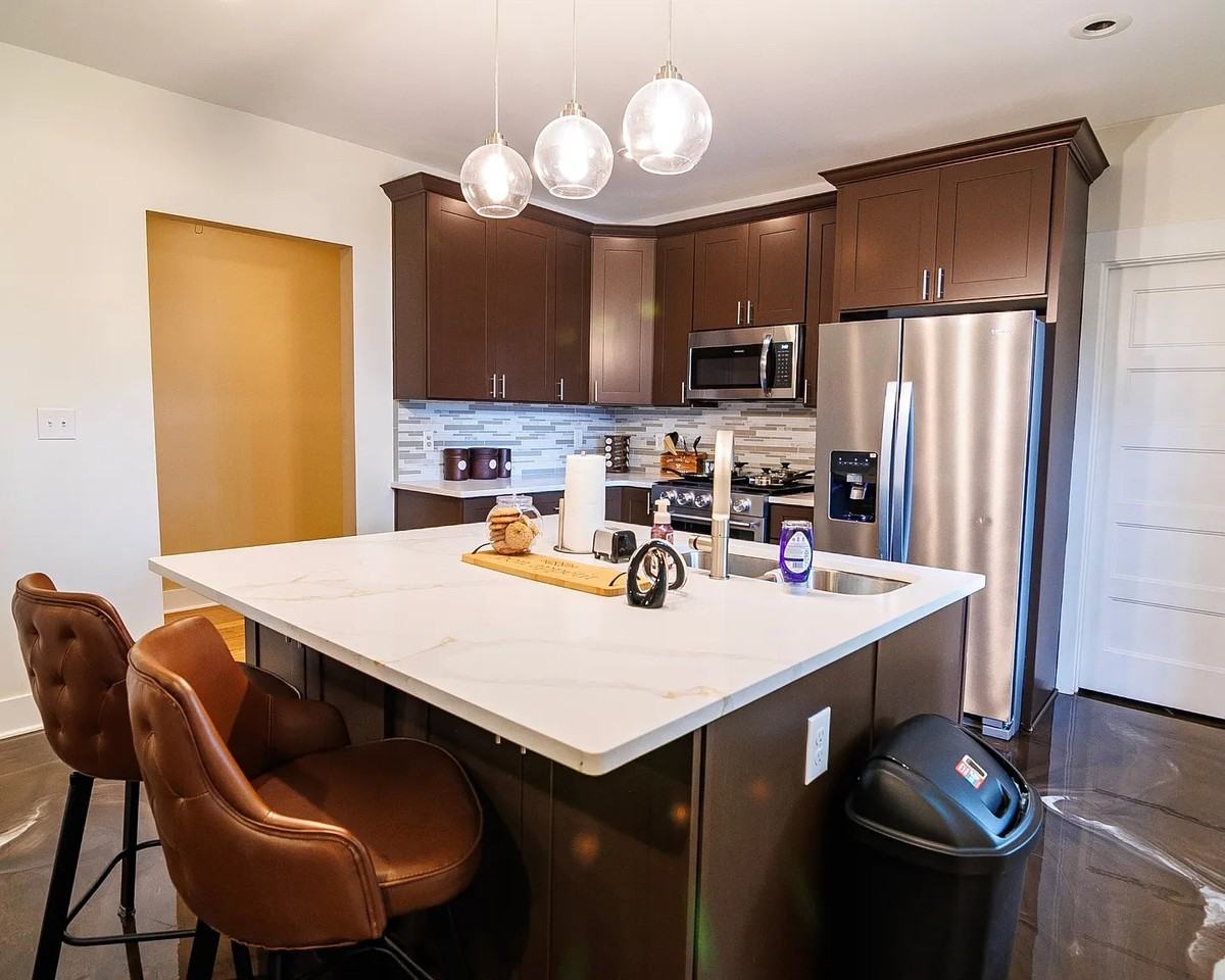 854 Beecher St Sw - Photo 3 of 33