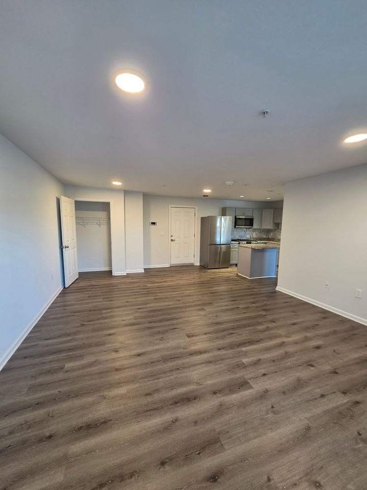 City Views Apartments - Photo 4 of 17