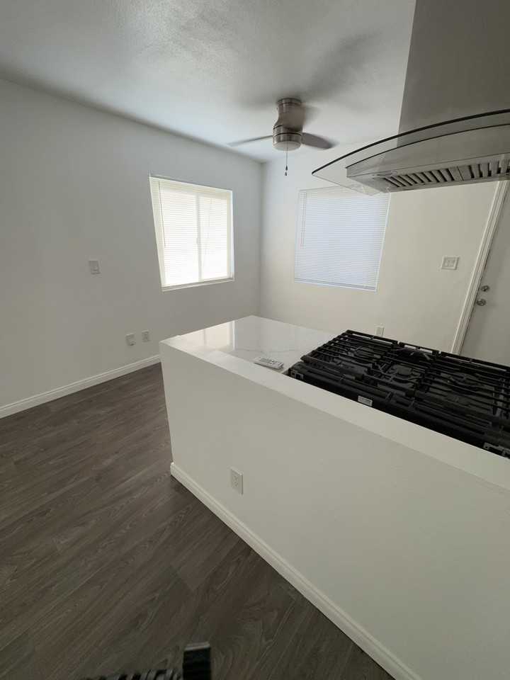 7003 Mount Vernon St #7003 - Photo 4 of 18