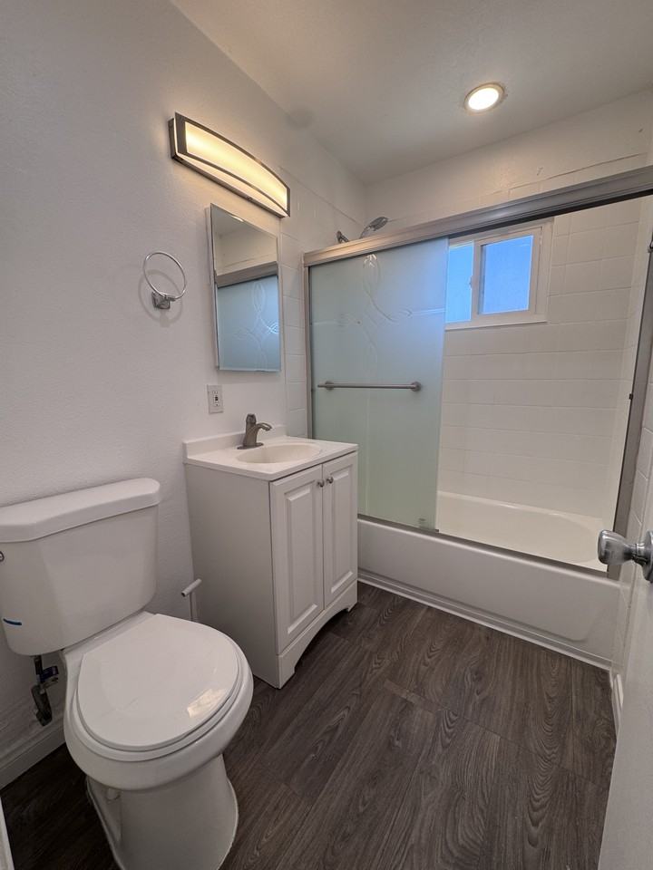 7003 Mount Vernon St #7003 - Photo 6 of 18