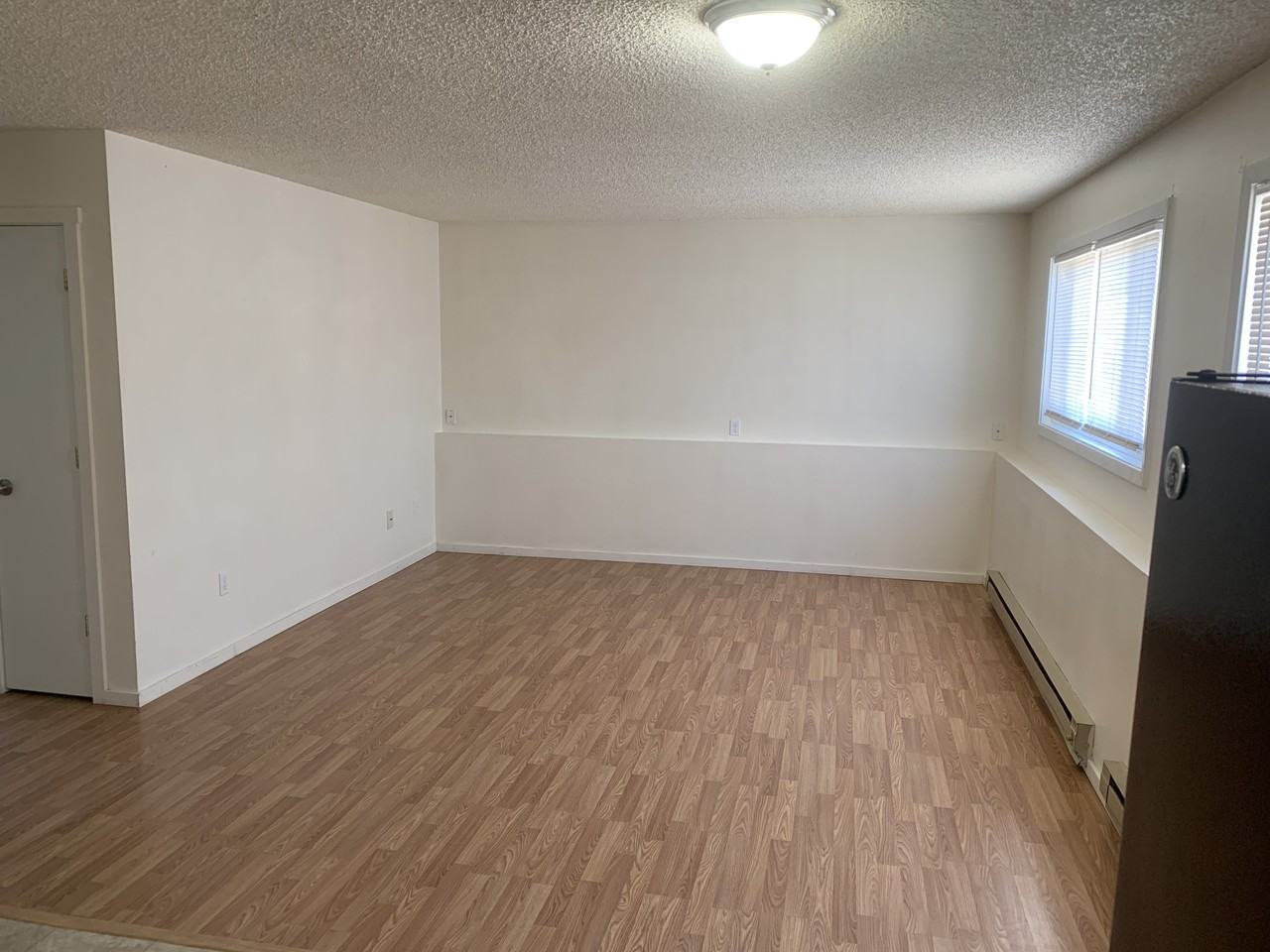 171 Rosewood Dr #B - Photo 3 of 6