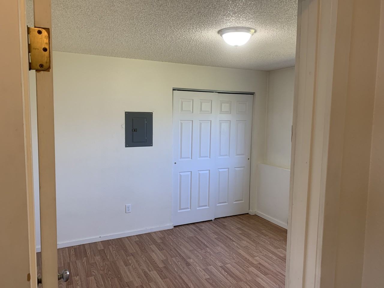 171 Rosewood Dr #B - Photo 5 of 6