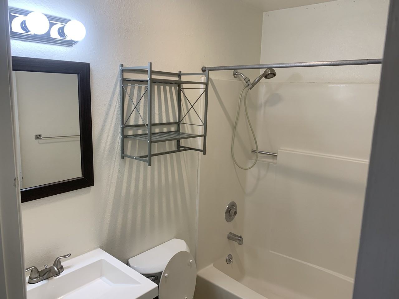 171 Rosewood Dr #B - Photo 6 of 6