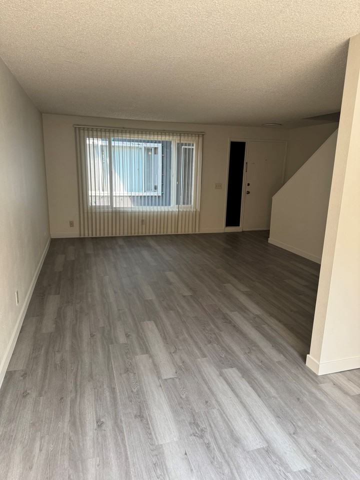 1247we - Photo 2 of 11