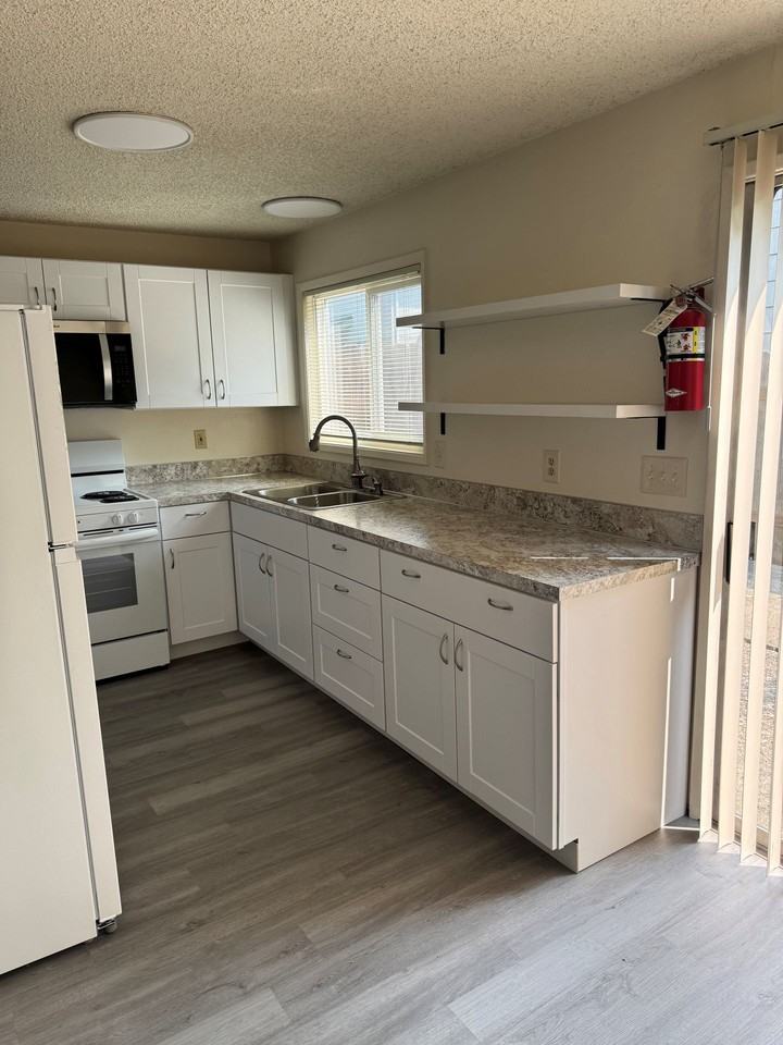 1247we - Photo 3 of 11