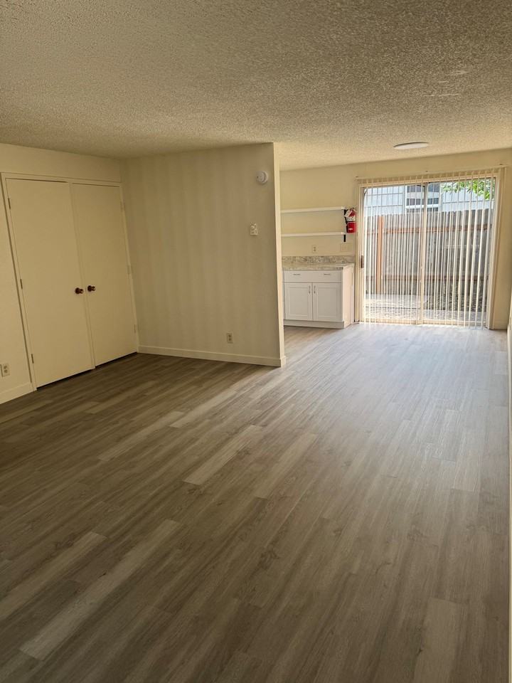 1247we - Photo 5 of 11
