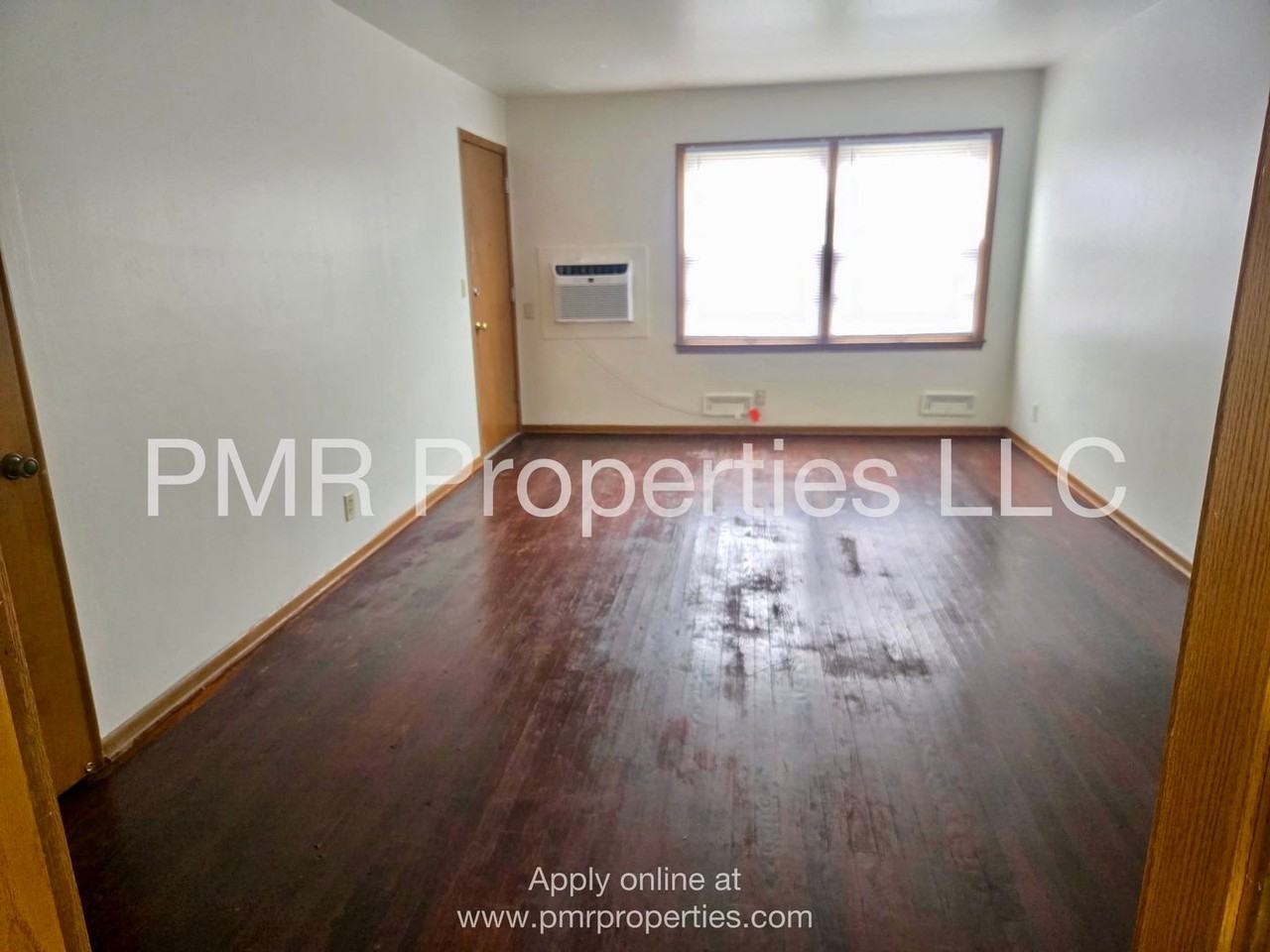 Bedford Square Apartments - Photo 3 of 11