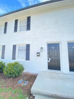 featured image of 1300 Oakwood Ave
