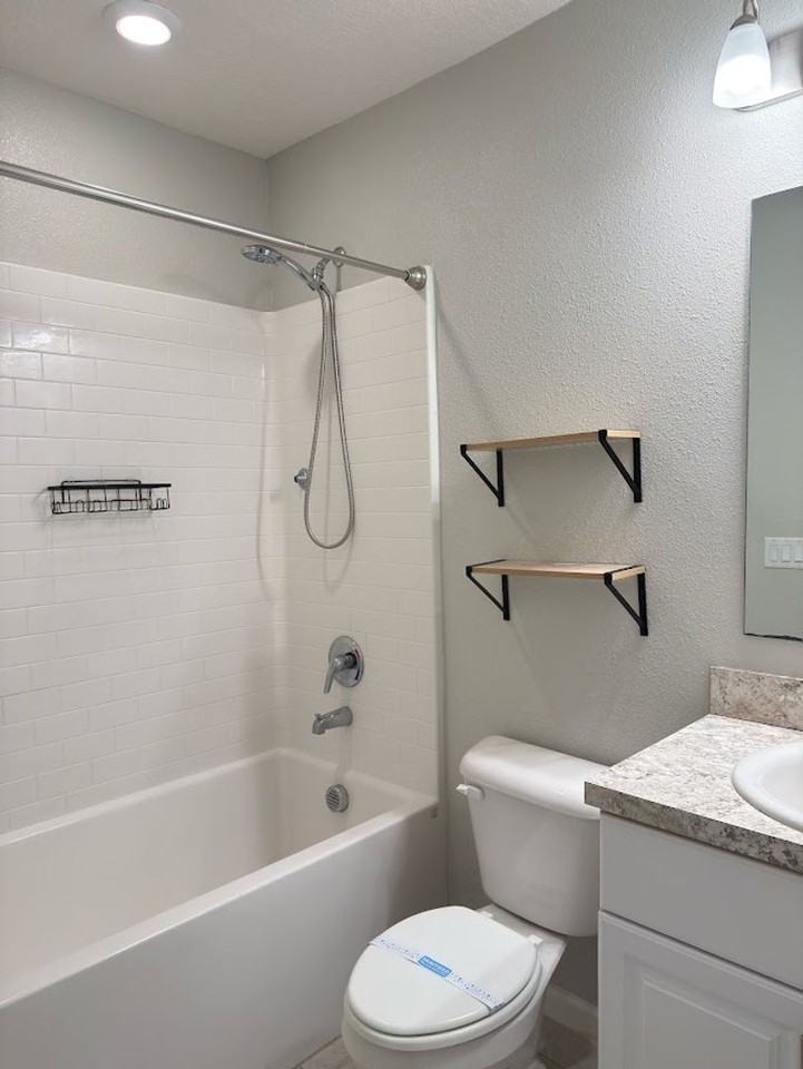 123 College St - Photo 6 of 20