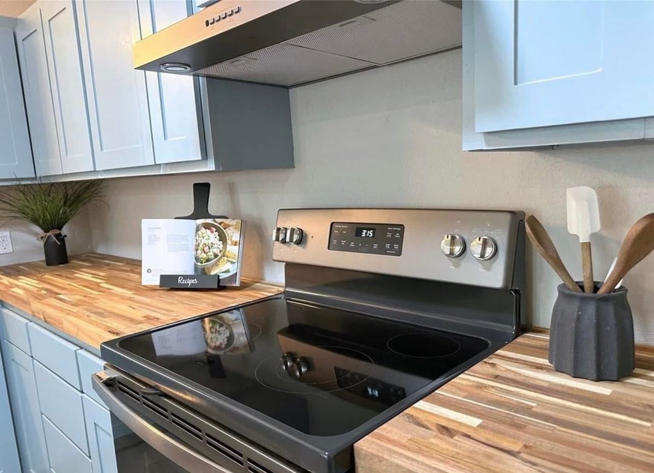 22 5th Ave Sw #1 - Photo 3 of 16