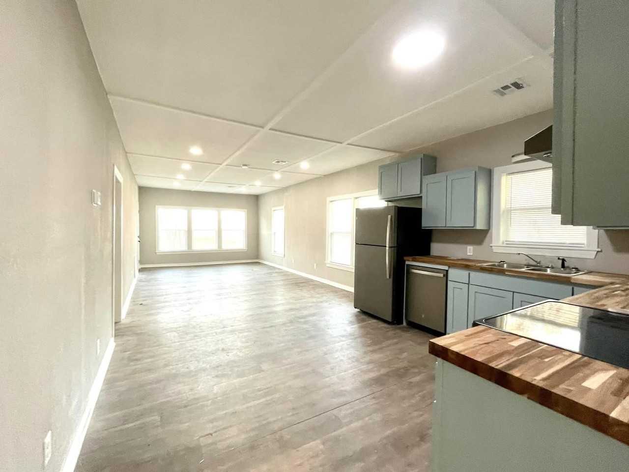 22 5th Ave Sw #1 - Photo 6 of 16