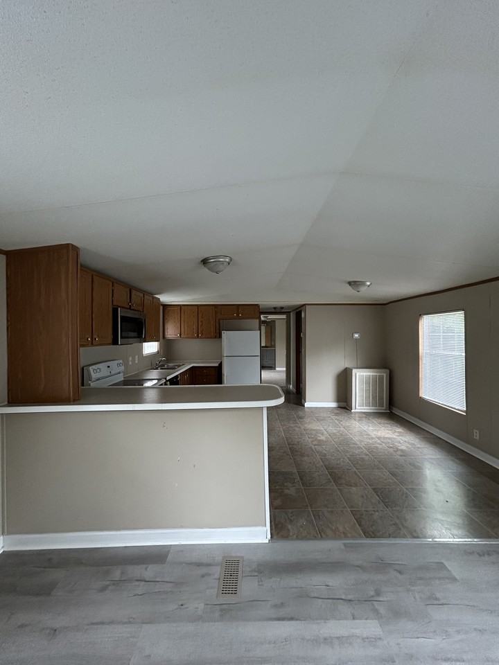 114 Zackary St #1 - Photo 4 of 21