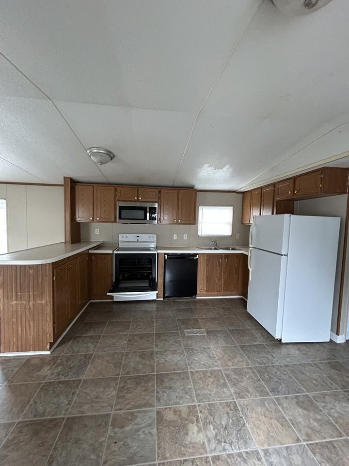 114 Zackary St #1 - Photo 5 of 21