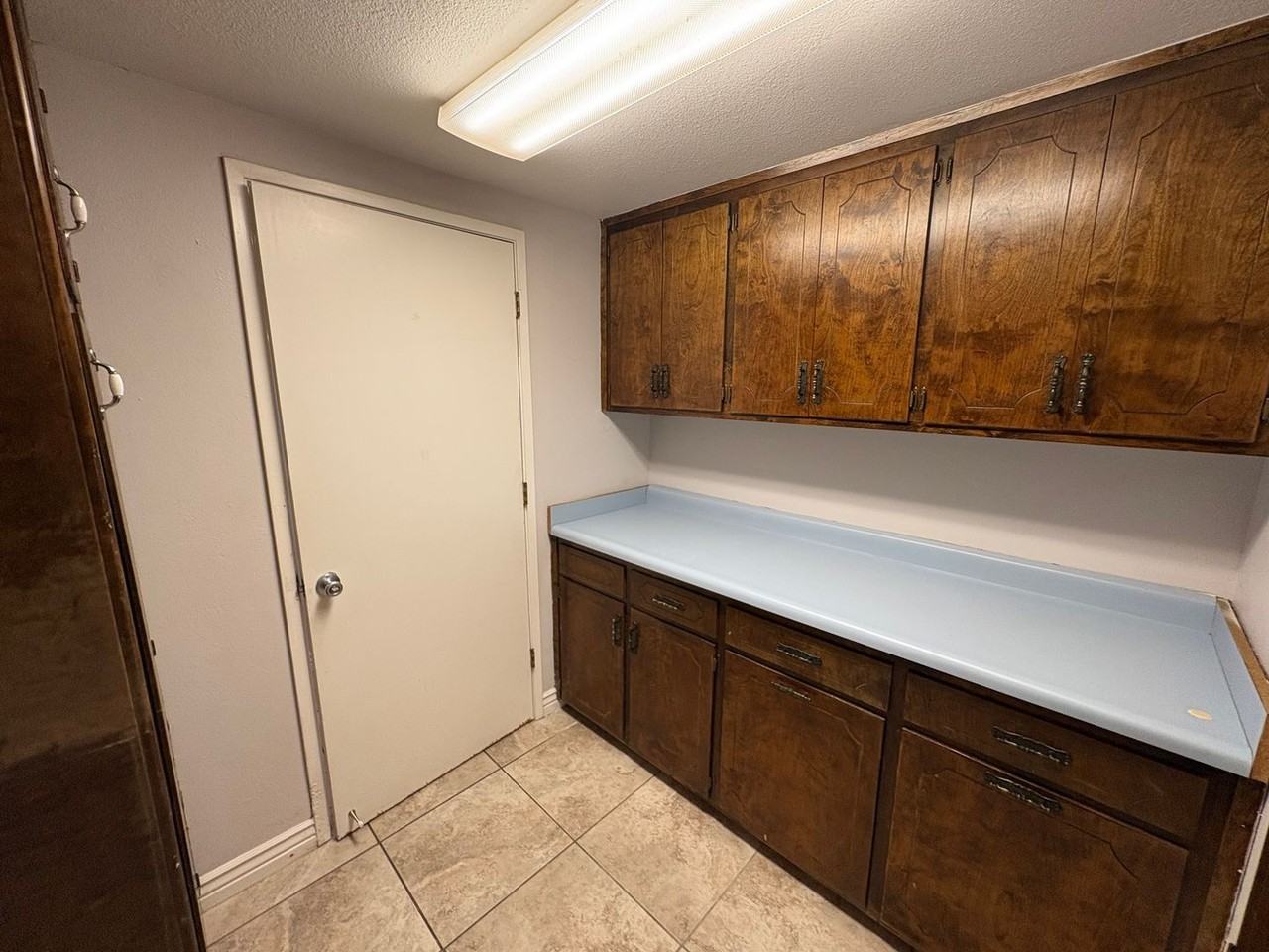 708 S Peggy St - Photo 5 of 42