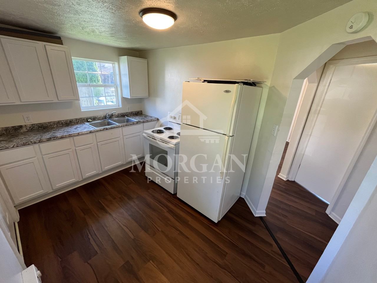 2316 Walnut St - Photo 3 of 5